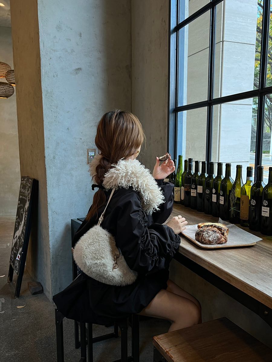 poodle fur gather sleeve blouson