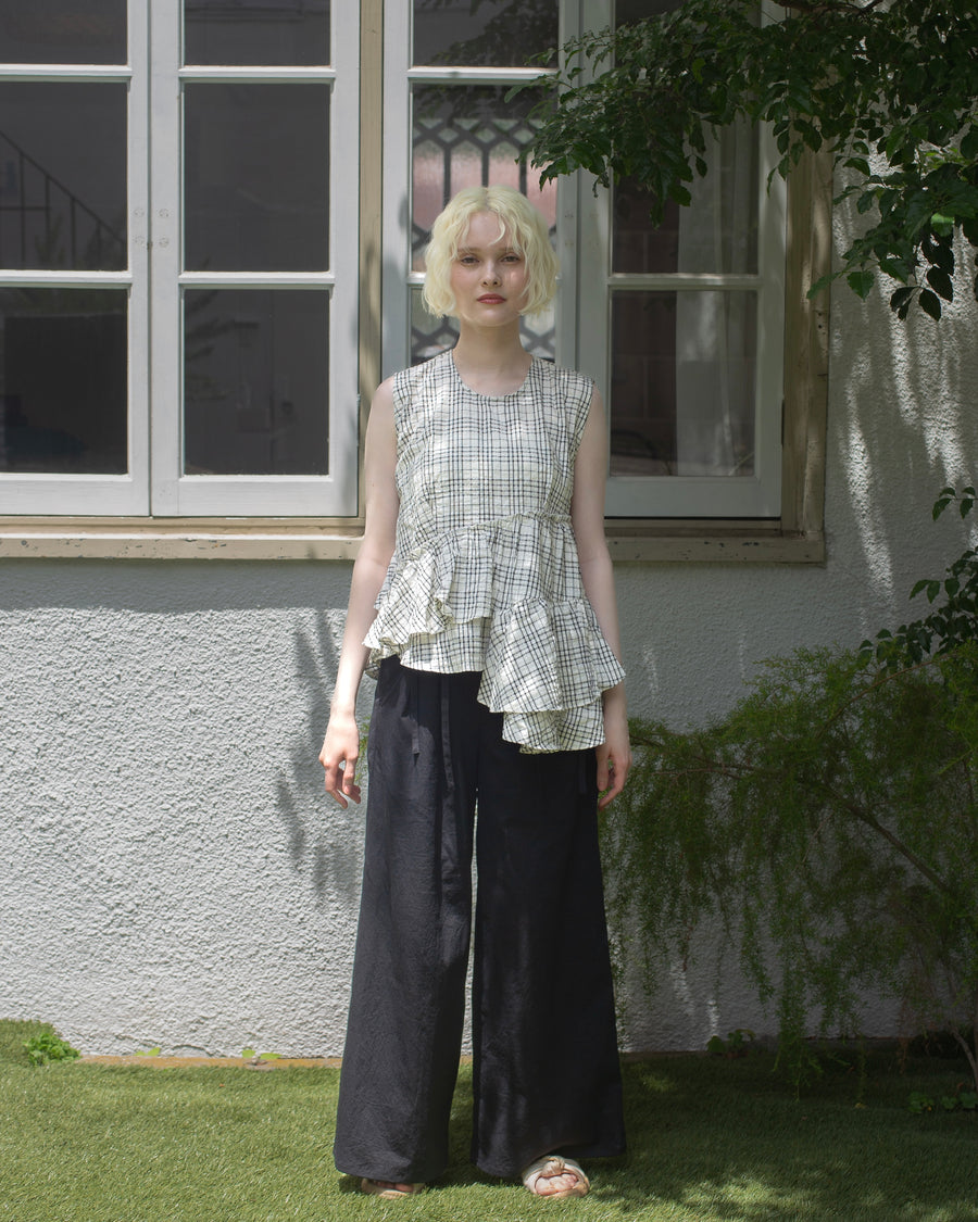 【残りわずか】Ruffled peplum blouse
