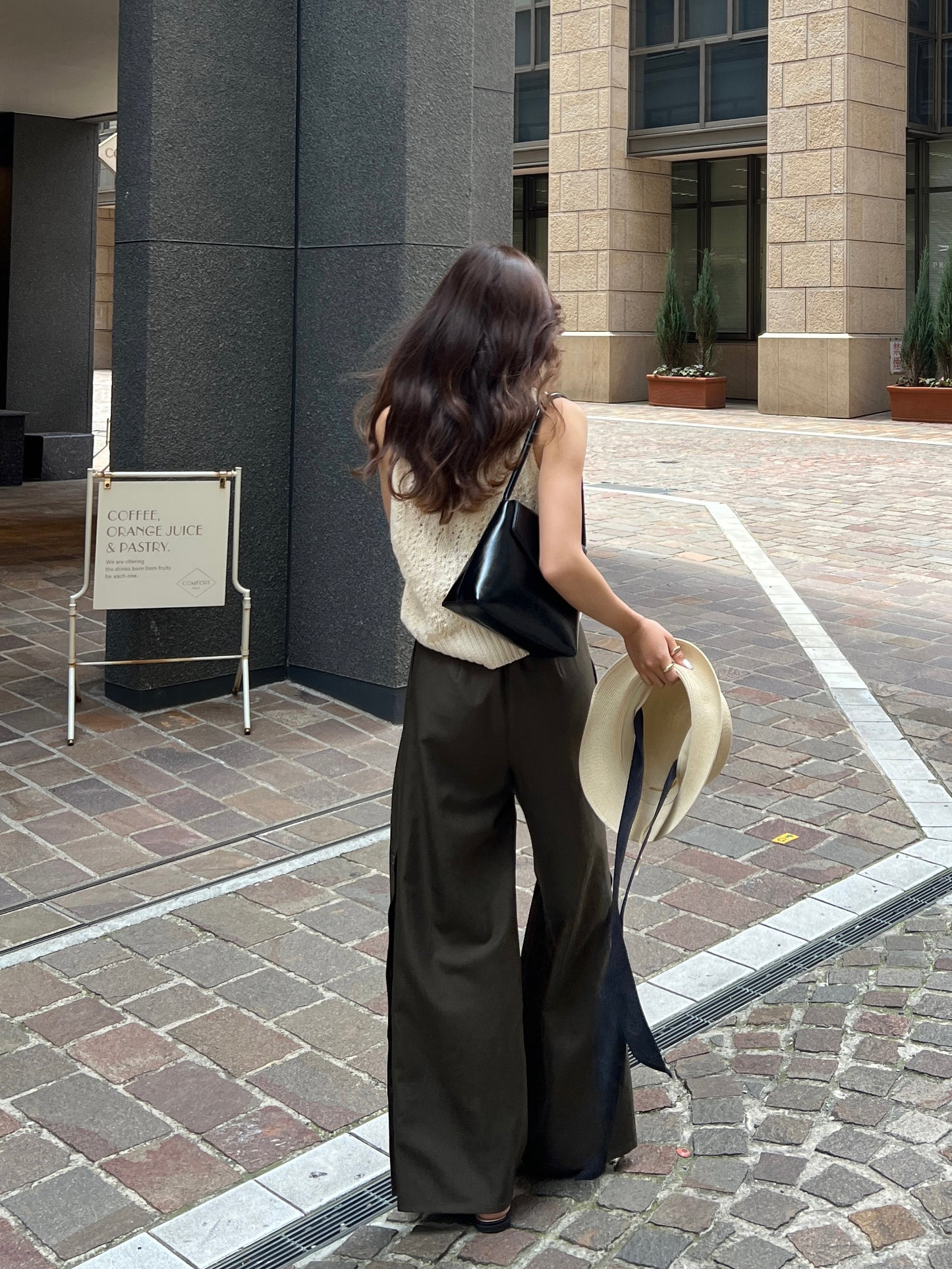 hem button wide pants