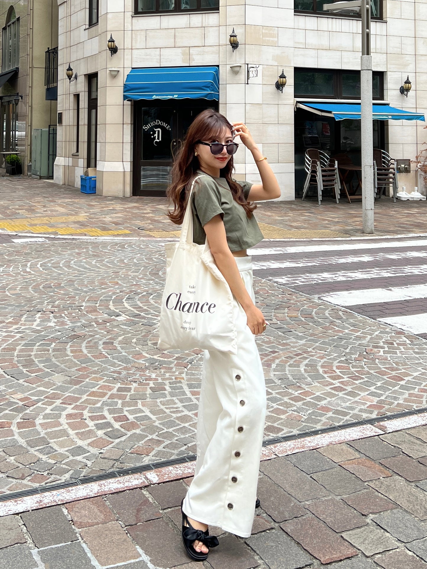 hem button wide pants
