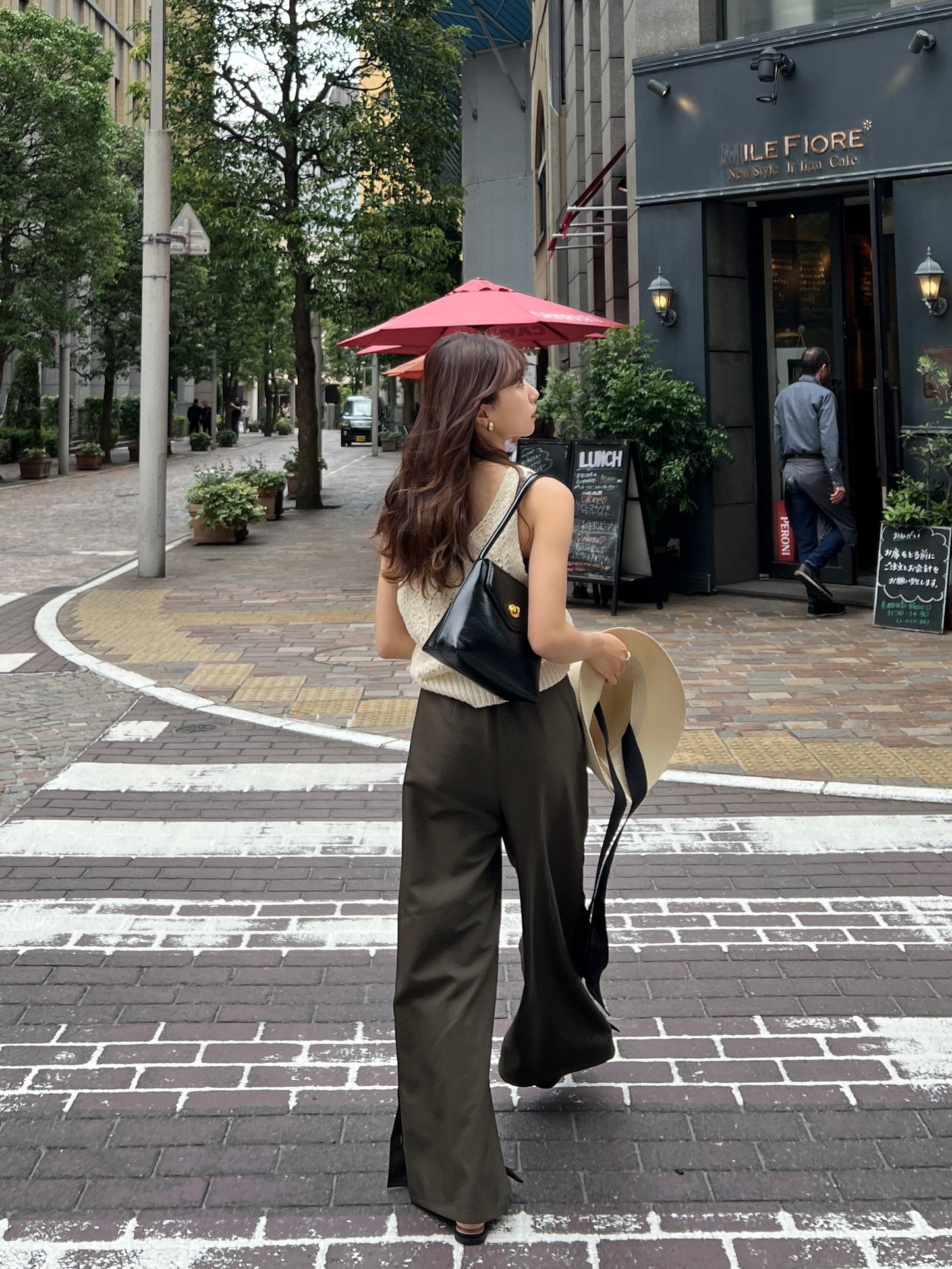 hem button wide pants