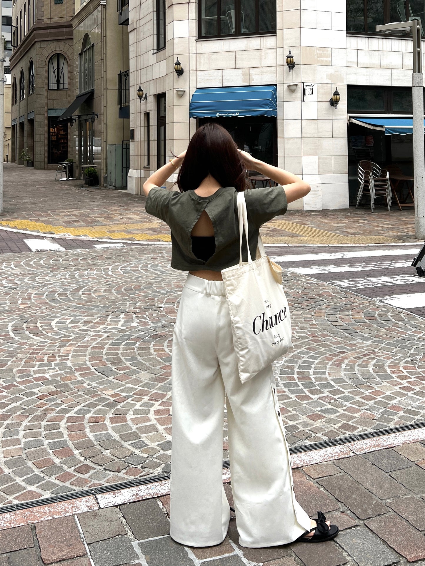 cropped back open T-shirt