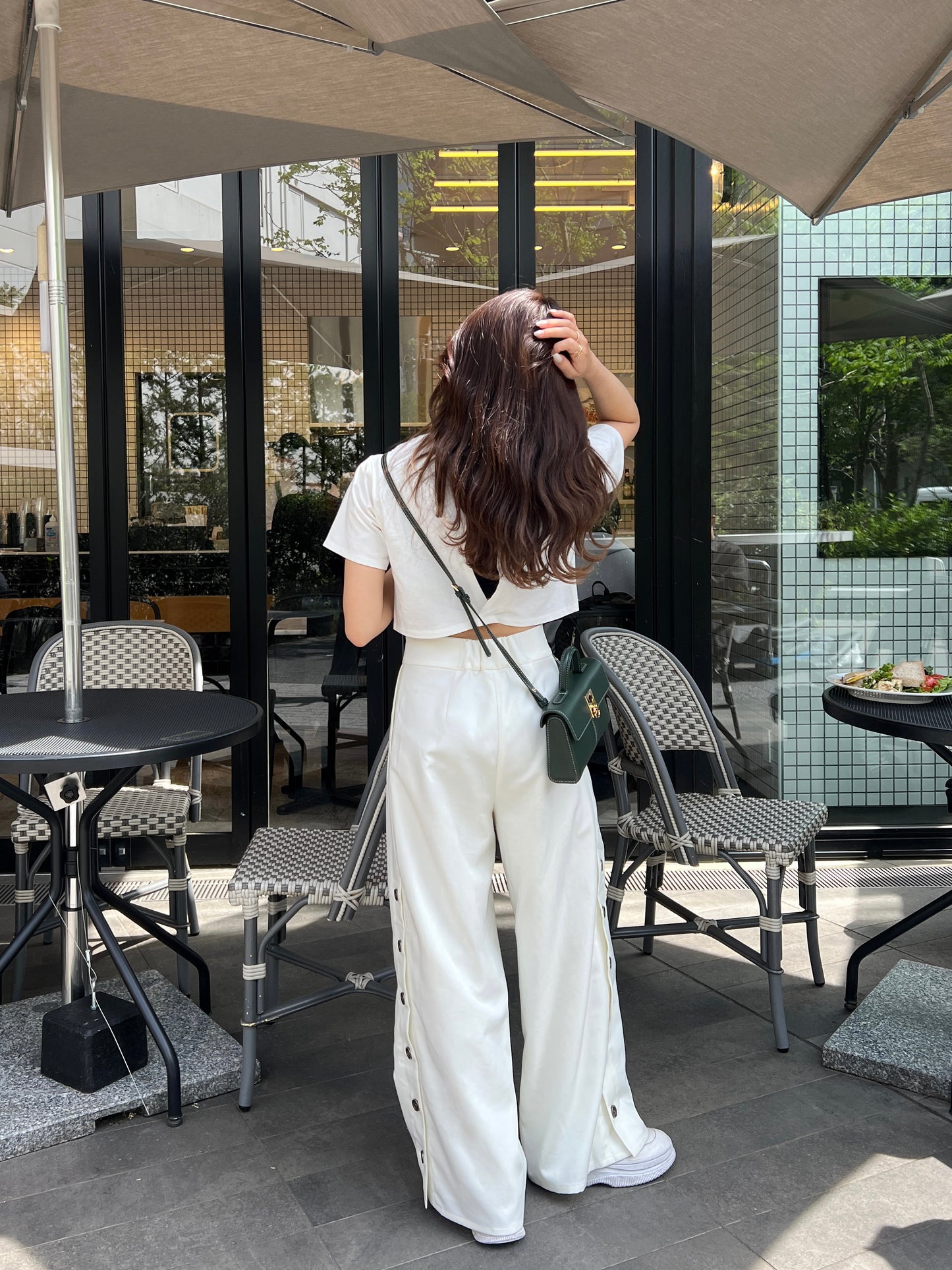 cropped back open T-shirt