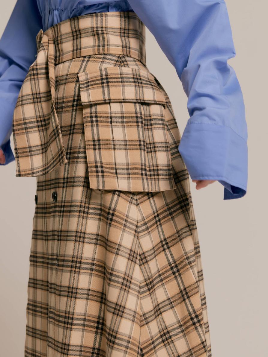 Slit trench skirt