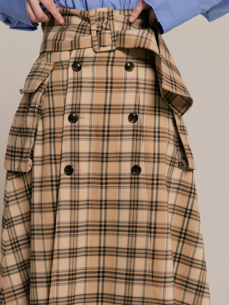 Slit trench skirt