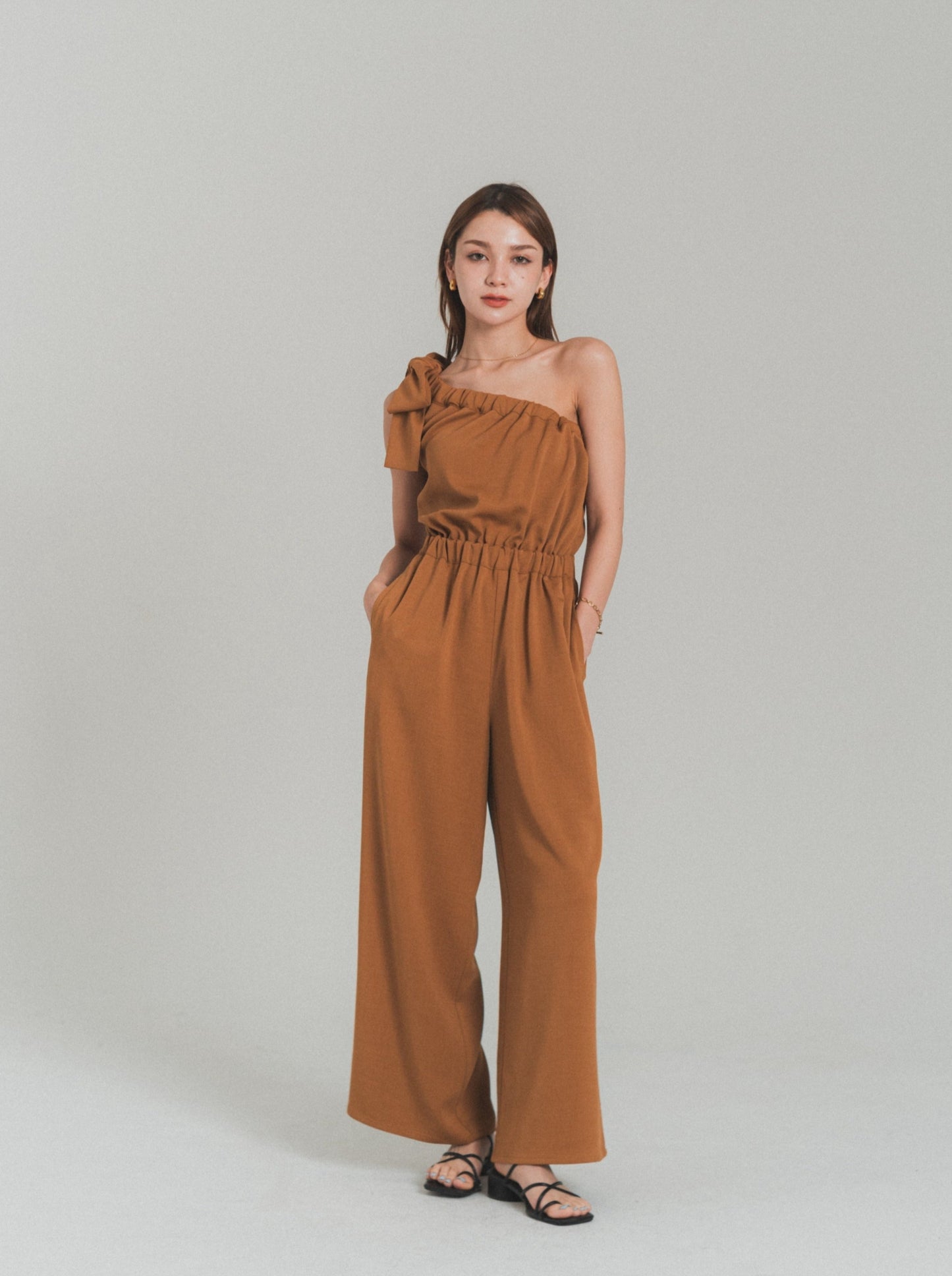 【RESTOCK】one shoulder rompers