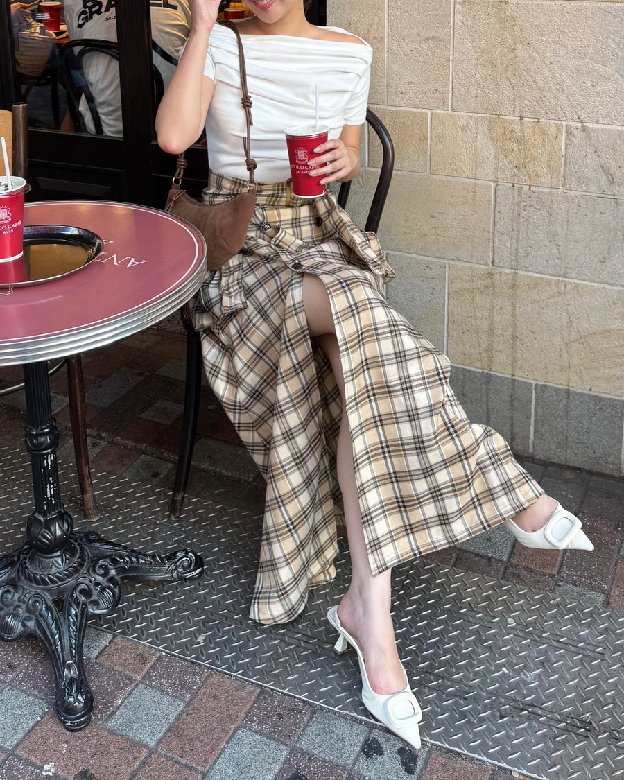 Slit trench skirt