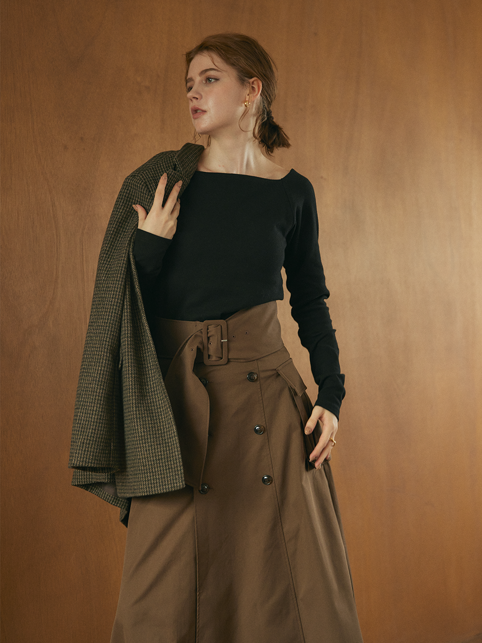 Slit cargo trench skirt