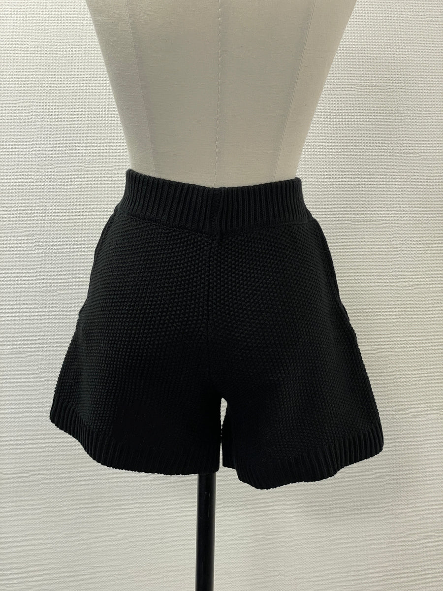 knit short pants