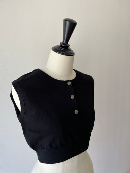 sleeveless short knit
