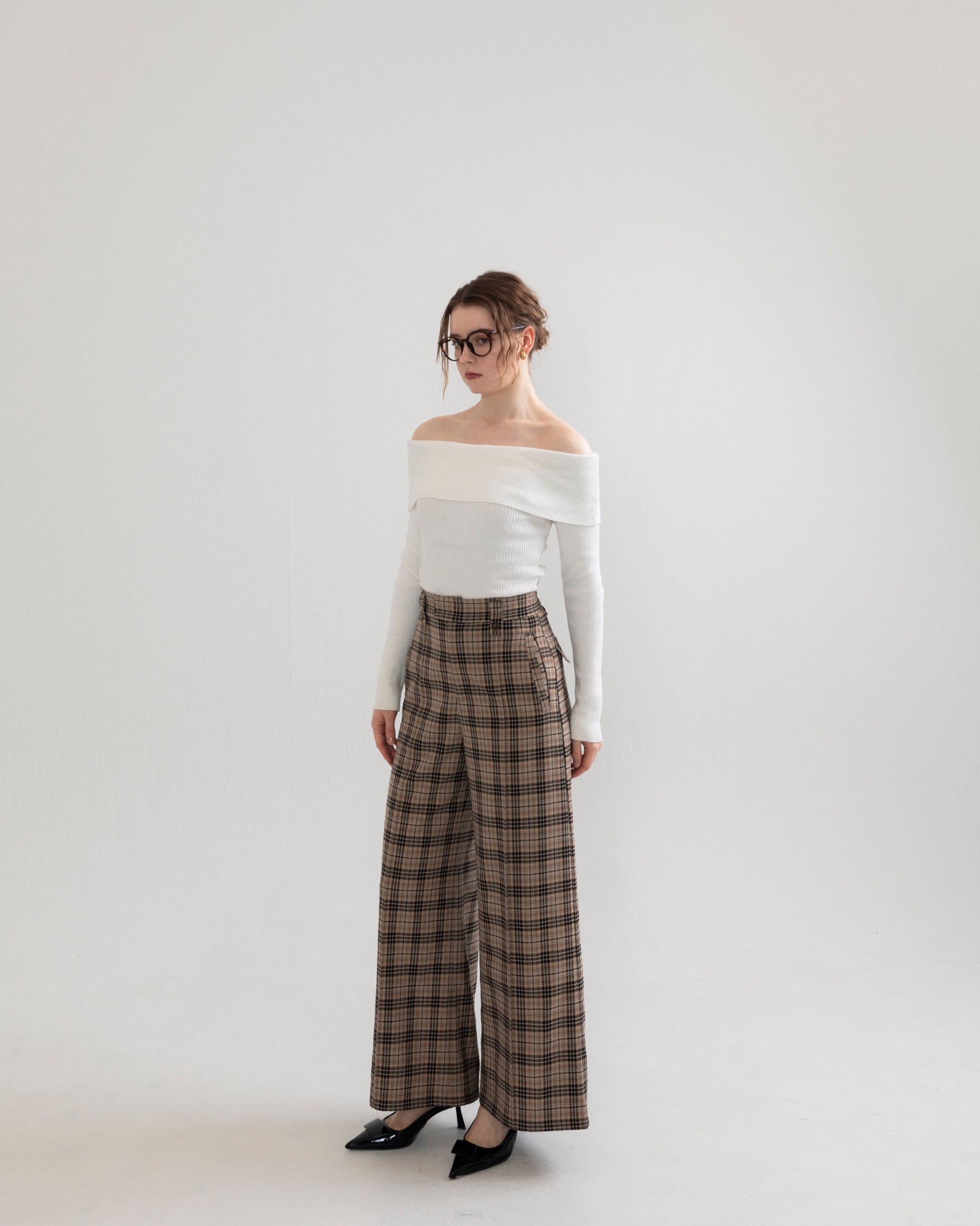 wide tuck slacks
