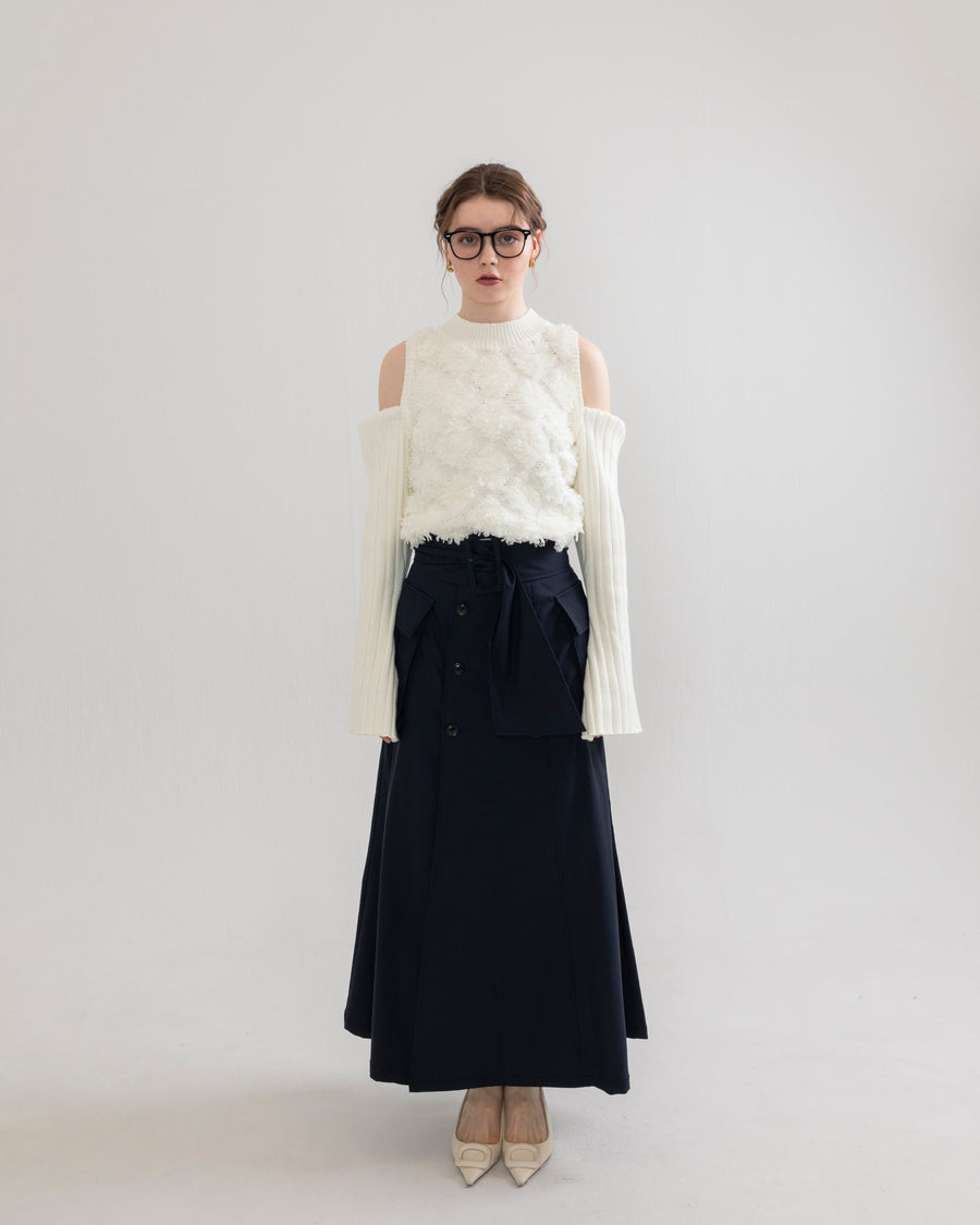 Slit cargo trench skirt