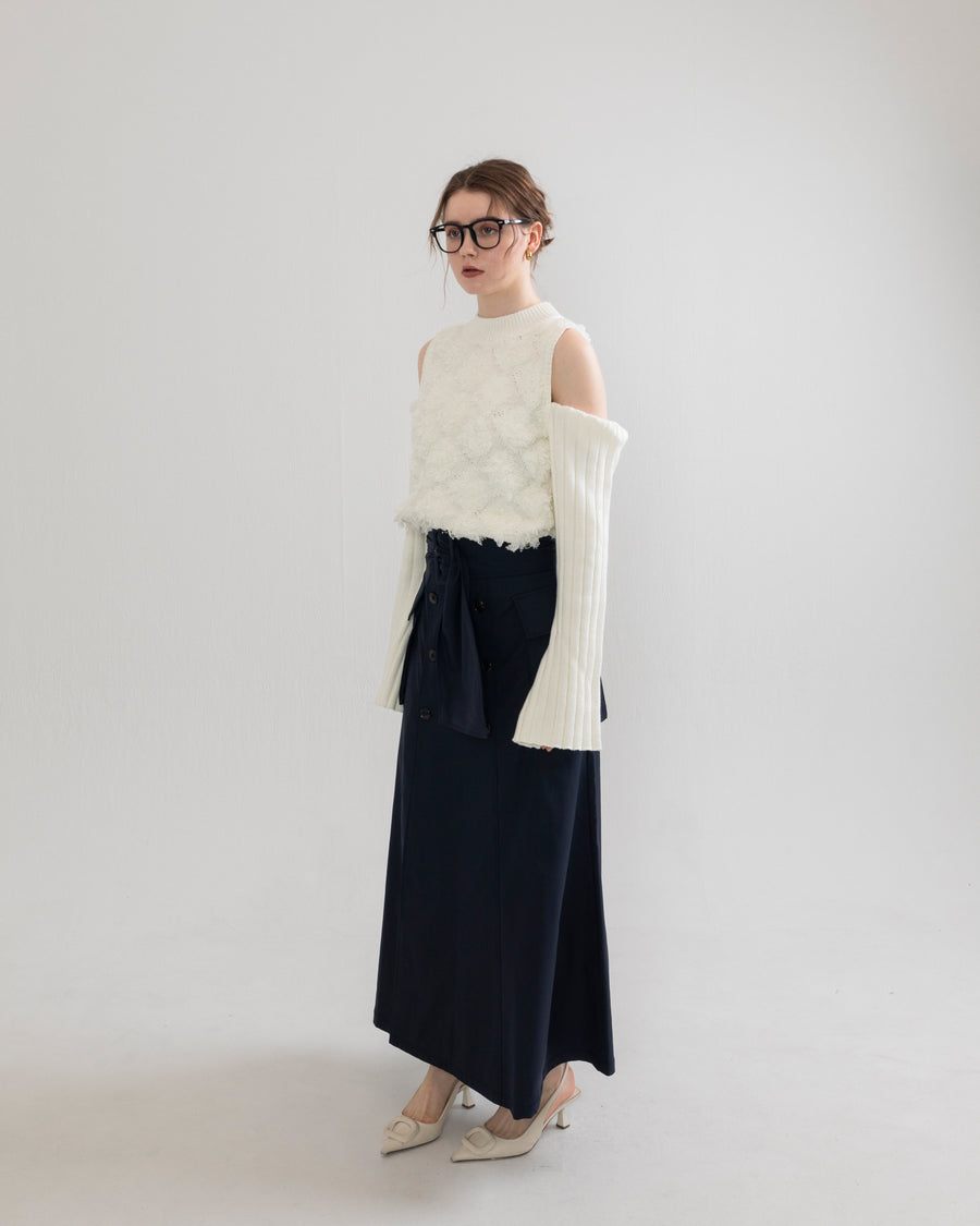 Slit cargo trench skirt