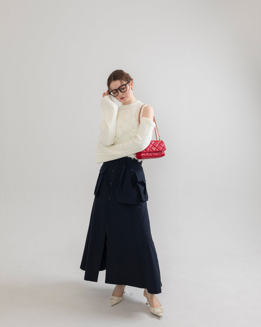Slit cargo trench skirt