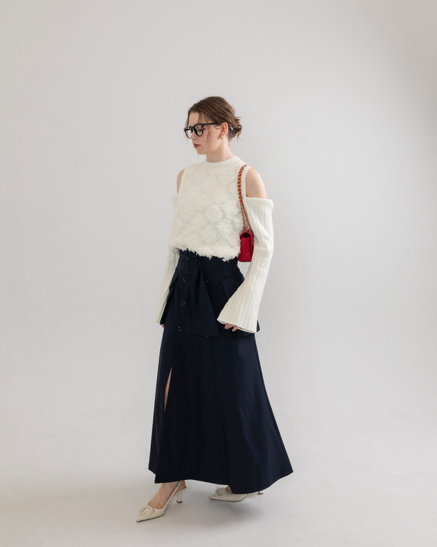 Slit cargo trench skirt