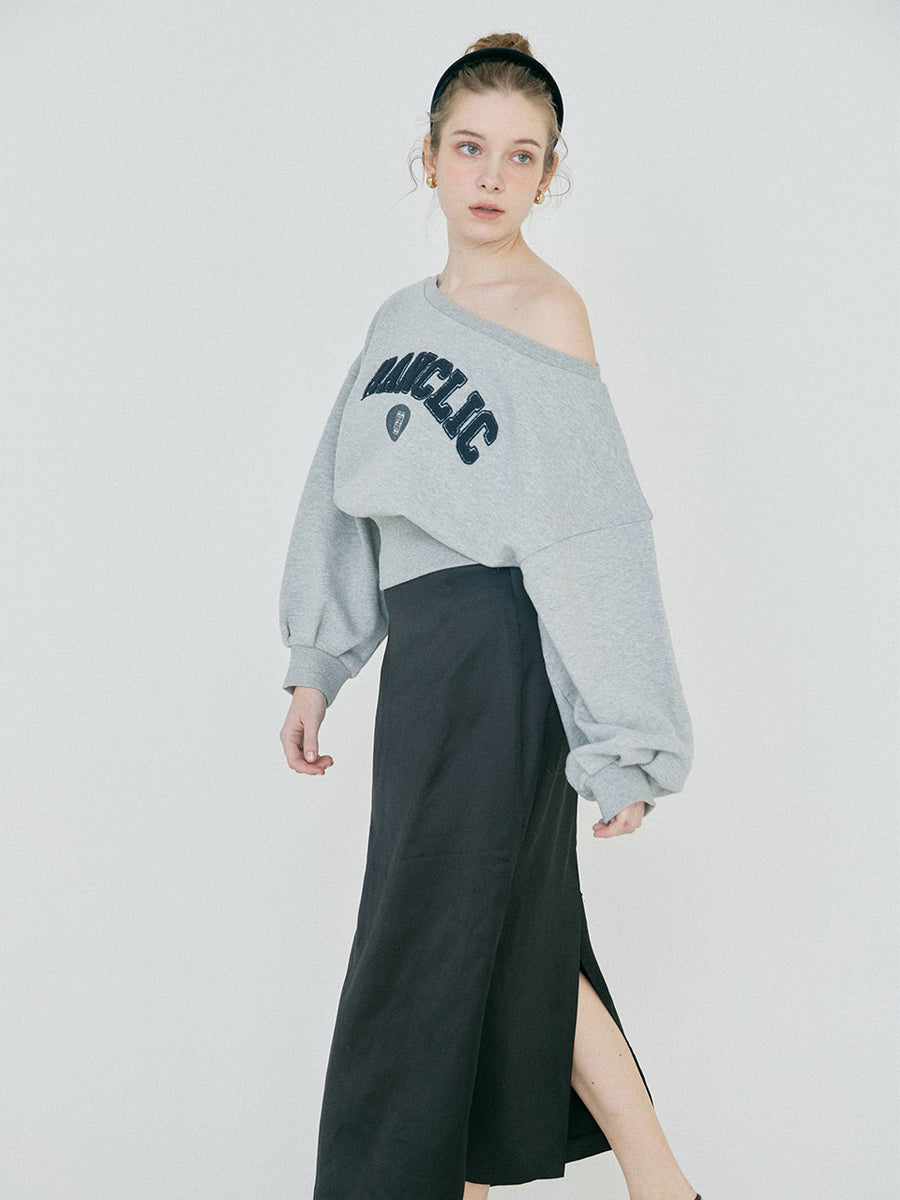 【2/12 OPEN】Off shoulder flocked logo sweat