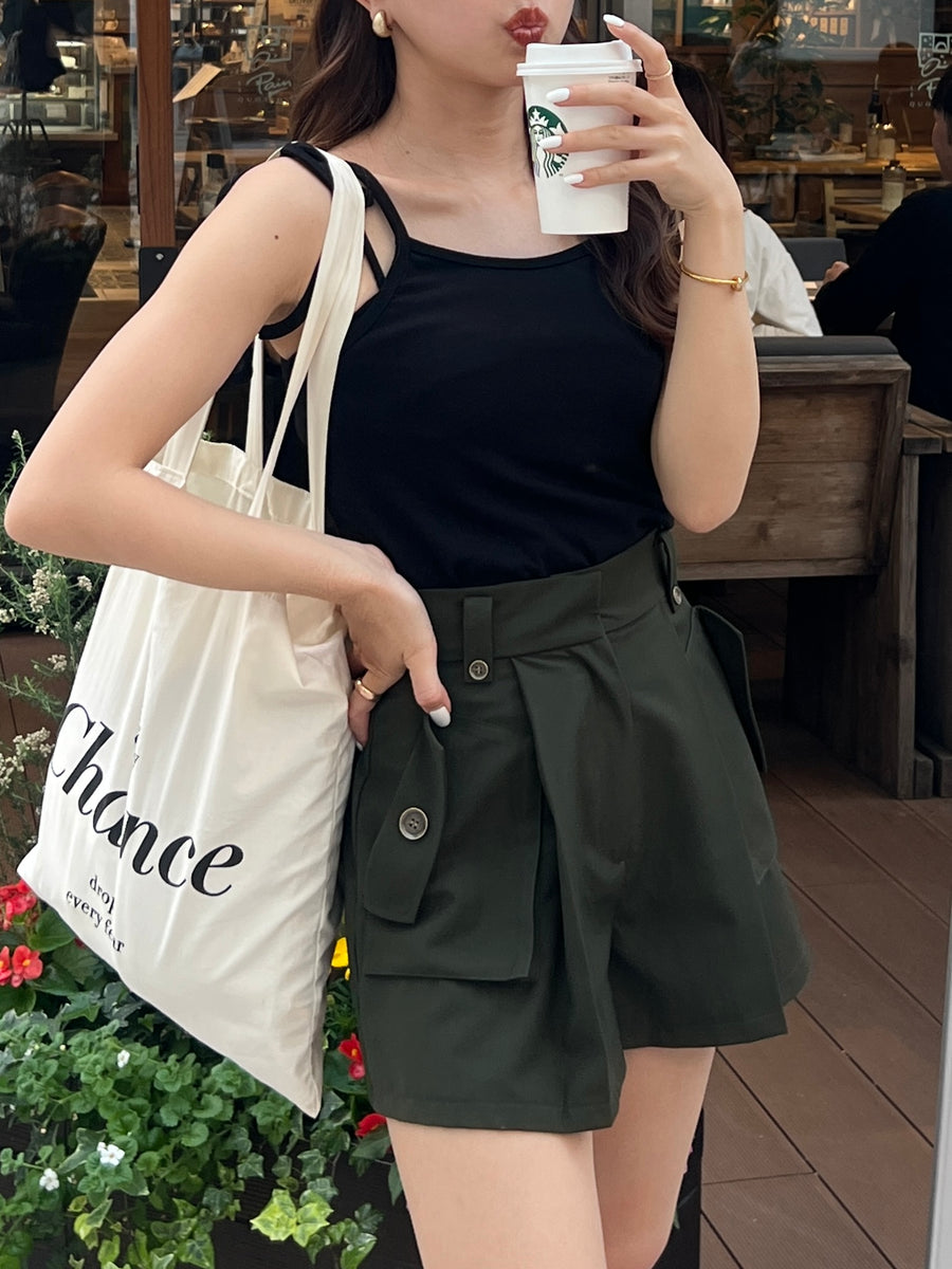 pocket tucked shorts