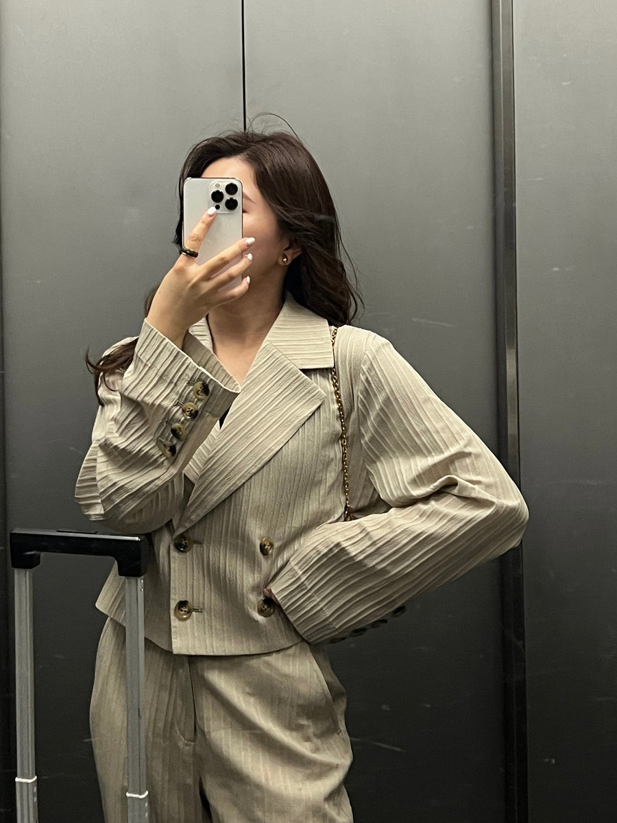 bumpy cropped jacket