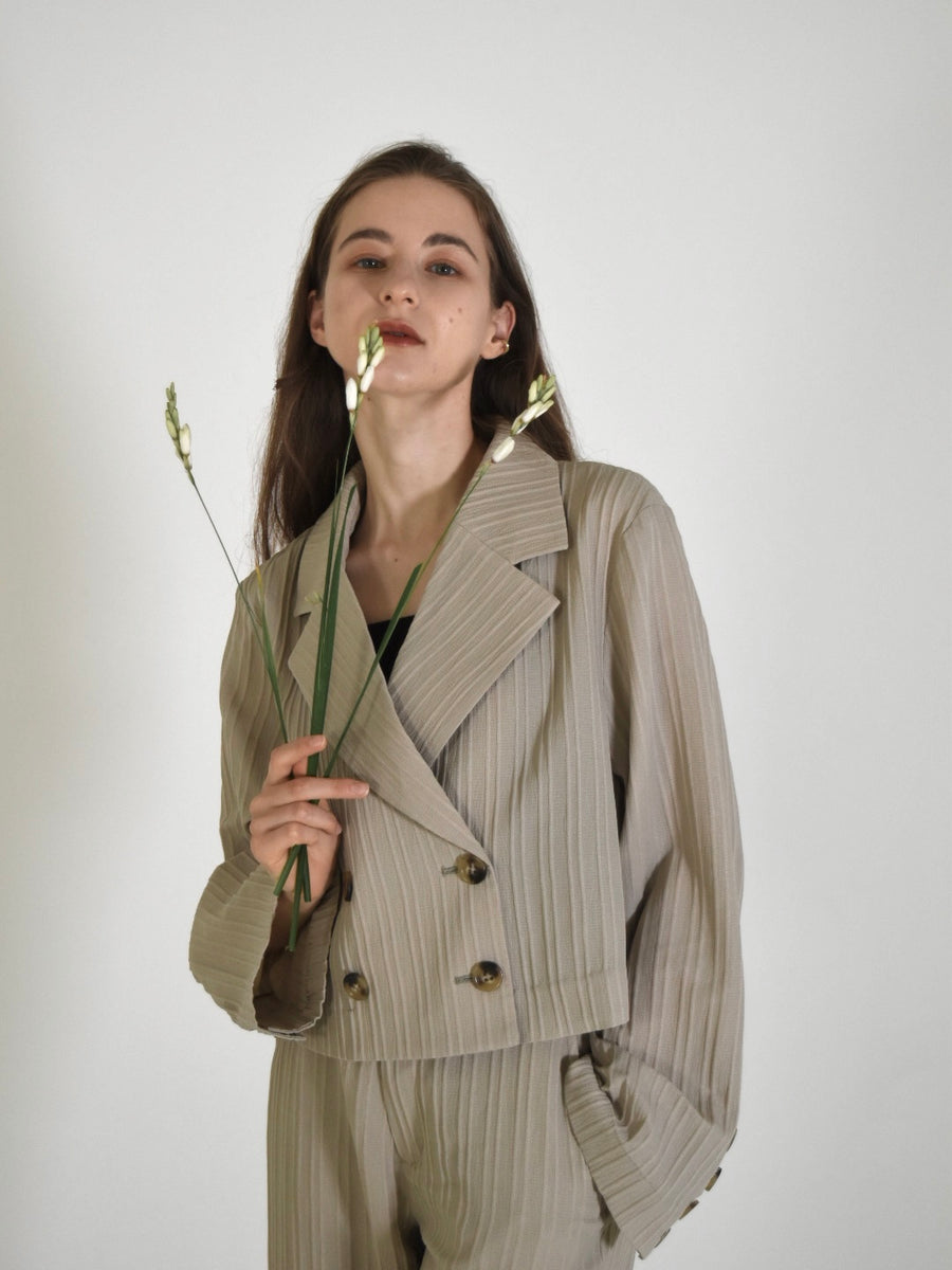 bumpy cropped jacket